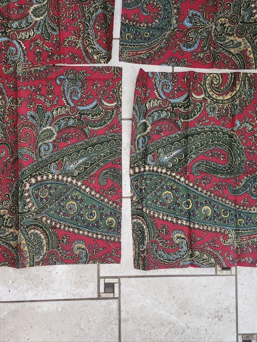 Lauren Ralph Lauren Bridgette Paisley Linen Tablecloth & 8 Matching Linens Set